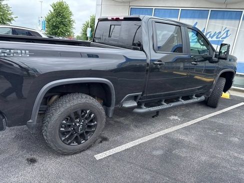 Used 2025 Chevrolet Silverado 2500 LT w/ Trail Boss Package AWD/4WD image 4