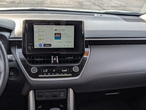 Used 2024 Toyota Corolla Cross LE w/ Moonroof Package AWD/4WD image 17