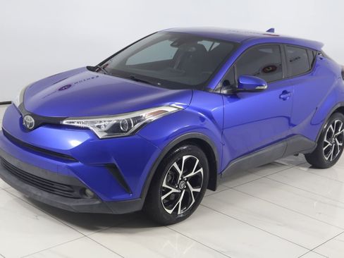 Used 2018 Toyota C-HR XLE FWD image 19