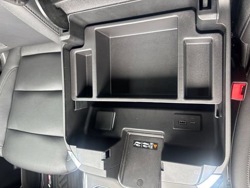 Used 2025 Chevrolet Silverado 1500 LT Trail Boss w/ LT Trail Boss Premium Package AWD/4WD image 35