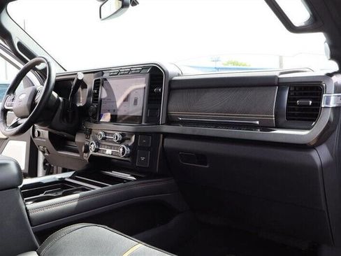 Used 2023 Ford F350 Platinum AWD/4WD image 34