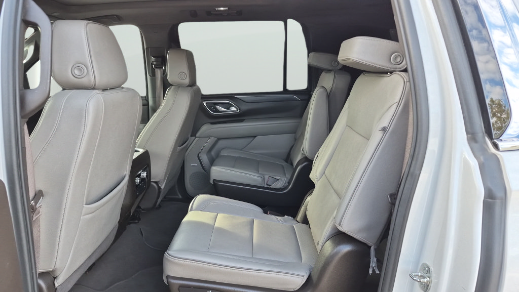 Used 2023 GMC Yukon XL SLT w/ SLT Luxury Package AWD/4WD image 26