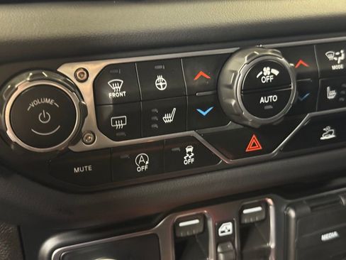 Used 2024 Jeep Gladiator Rubicon w/ Convenience Group image 38