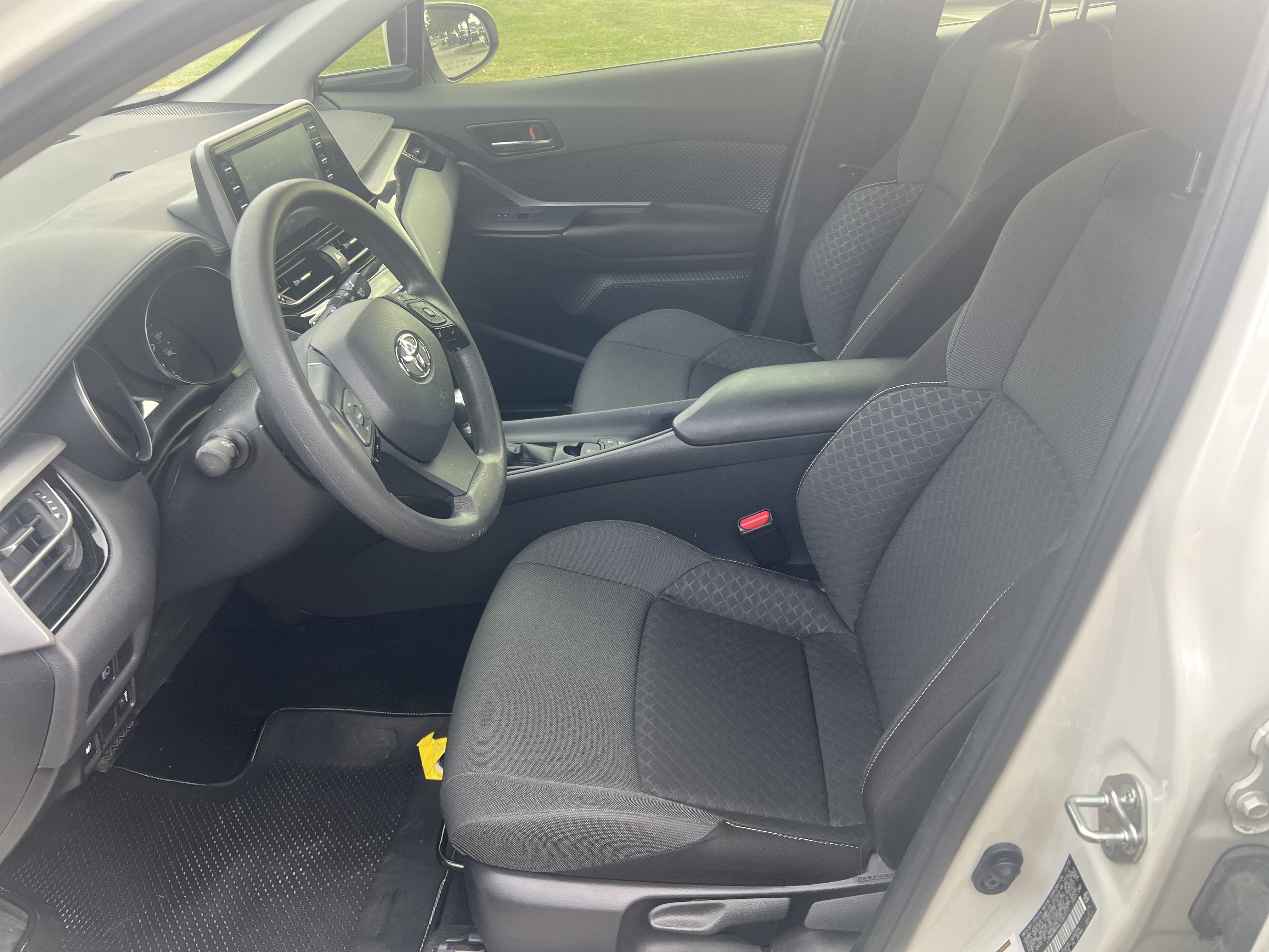 Used 2020 Toyota C-HR LE FWD image 13