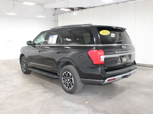 Used 2024 Ford Expedition XLT image 7