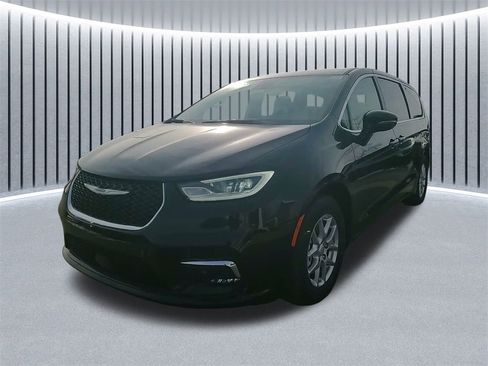 New 2026 Chrysler Pacifica Select image 20