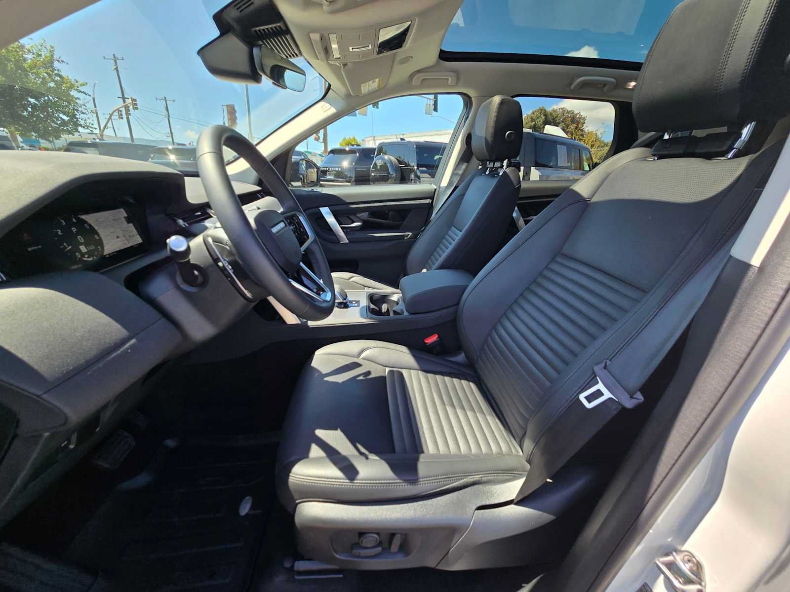 Used 2025 Land Rover Discovery Sport S AWD/4WD image 20
