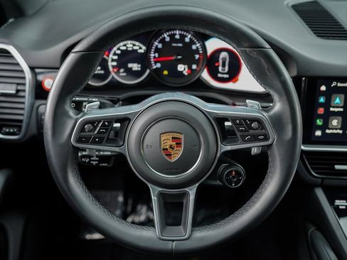 Used 2023 Porsche Cayenne Base w/ Premium Package image 26