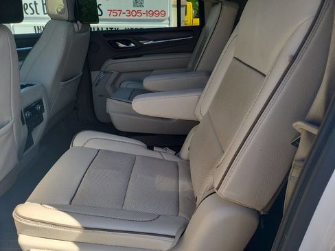 Used 2021 GMC Yukon XL Denali w/ Denali Premium Package image 38