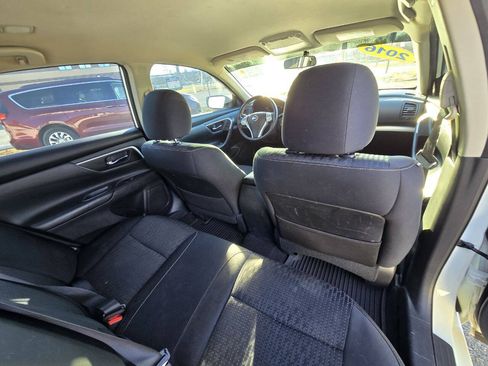 Used 2016 Nissan Altima 2.5 SV FWD image 35