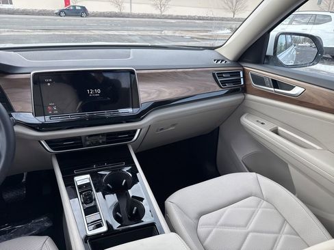 New 2026 Volkswagen Atlas SE image 12