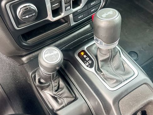 Used 2023 Jeep Wrangler Unlimited Sahara w/ Cold Weather Group AWD/4WD image 18