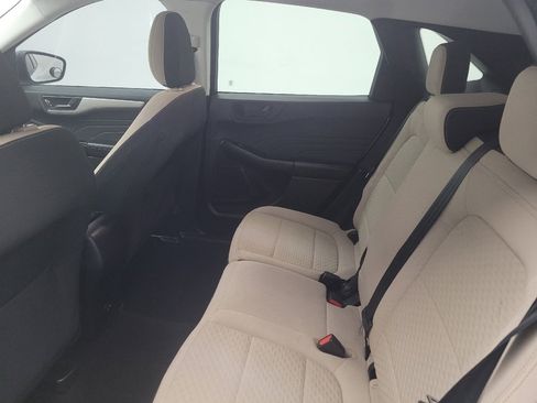 Used 2022 Ford Escape SE image 18