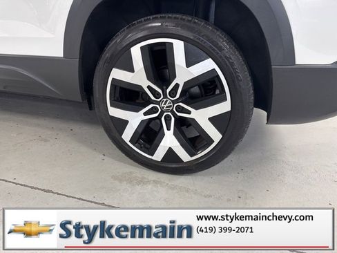Used 2022 Volkswagen Taos SEL image 8