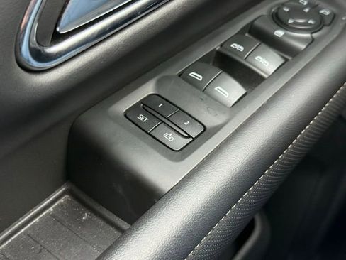 Used 2022 GMC Yukon SLT AWD/4WD image 48