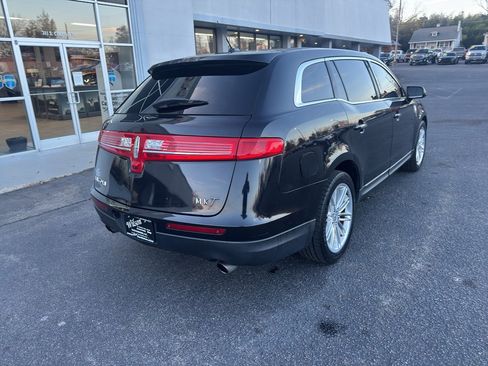 Used 2019 Lincoln MKT AWD image 6