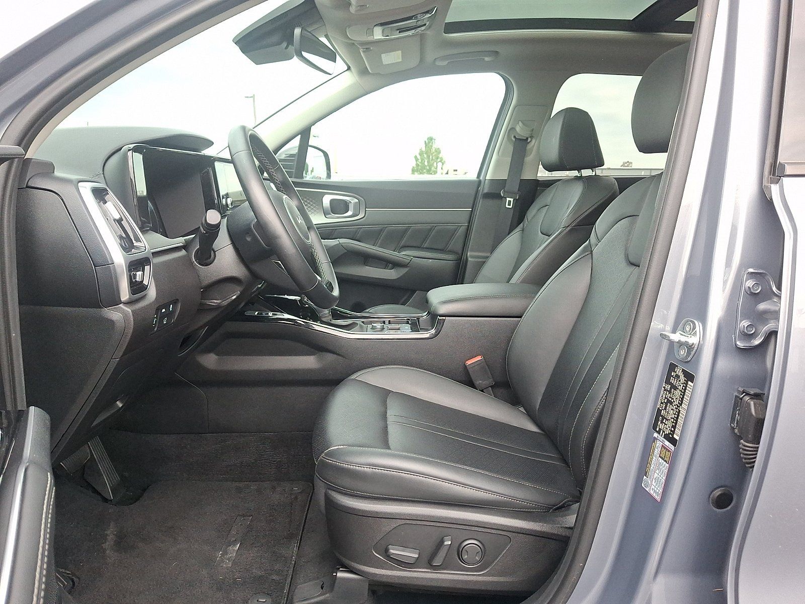 Used 2023 Kia Sorento SX AWD/4WD image 14