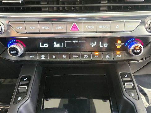 Used 2022 Kia Telluride EX w/ EX Premium Package AWD/4WD image 28