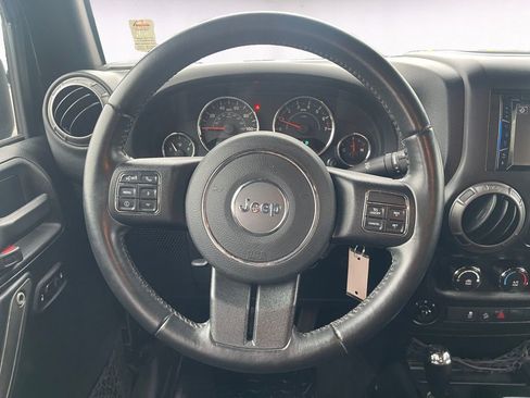 Used 2018 Jeep Wrangler Unlimited Sport image 12