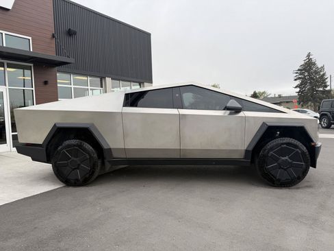 Used 2024 Tesla Cybertruck Cyberbeast AWD/4WD image 10
