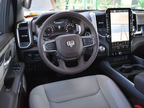 Used 2025 RAM 1500 Laramie AWD/4WD image 17
