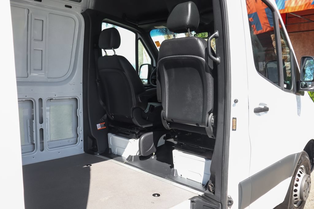 Used 2021 Mercedes-Benz Sprinter 3500 image 11