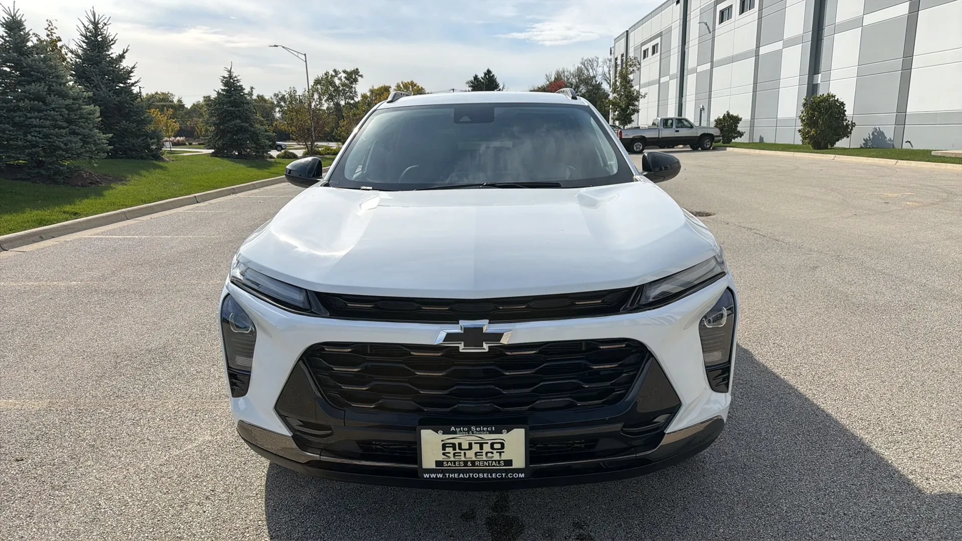 Used 2025 Chevrolet Trax ACTIV w/ Driver Confidence Package FWD image 2