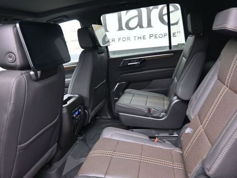 New 2026 Chevrolet Suburban High Country image 10