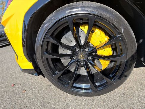 Used 2020 Lamborghini Urus image 27