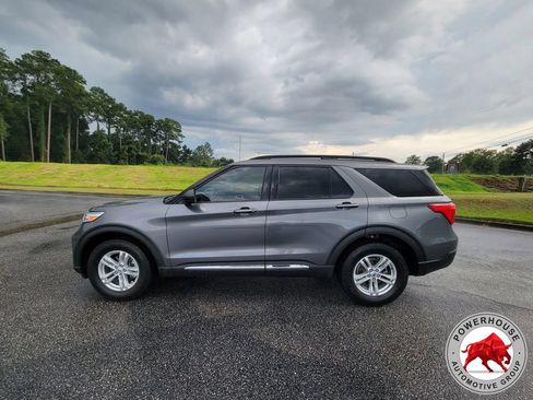 Certified 2023 Ford Explorer XLT AWD/4WD image 2
