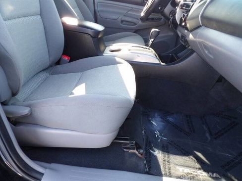 Used 2015 Toyota Tacoma 4x4 Double Cab w/ SR5 Package image 17