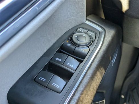 Used 2023 Chevrolet Silverado 1500 LTZ AWD/4WD image 25