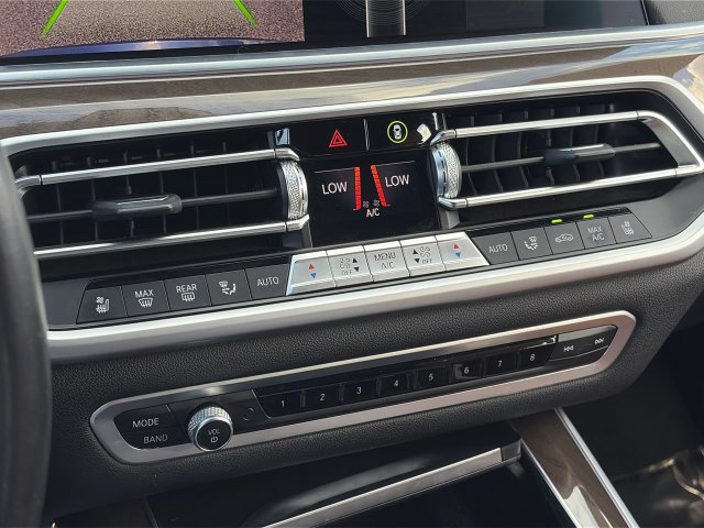 Used 2022 BMW X5 M50i AWD/4WD image 30