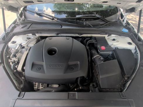 Used 2018 Volvo S90 T5 Momentum w/ Convenience Package FWD image 11