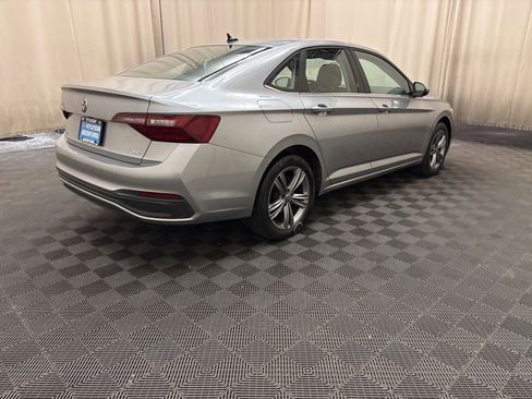 Used 2024 Volkswagen Jetta SE image 5