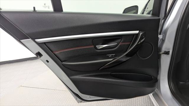 Used 2017 BMW 330i Sedan RWD image 14