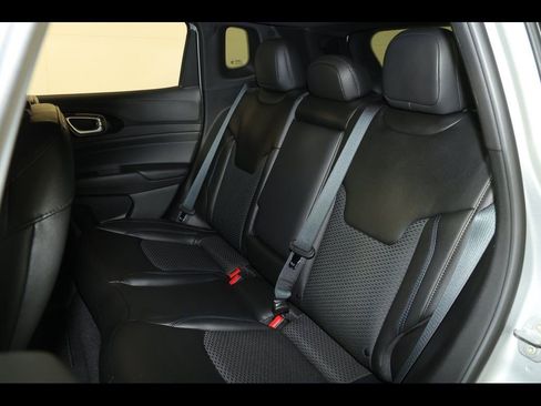 New 2026 Jeep Compass Latitude image 20