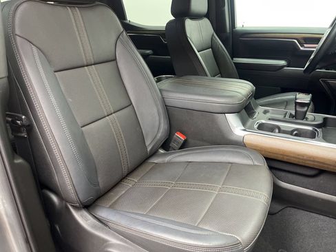 Used 2025 Chevrolet Silverado 1500 High Country w/ Technology Package AWD/4WD image 23