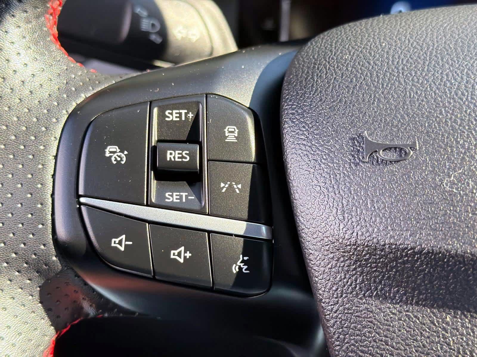 Used 2024 Ford Escape ST-Line w/ Tech Pack #1 FWD image 15