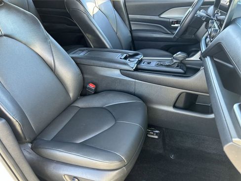 Used 2024 Toyota Grand Highlander FWD image 8