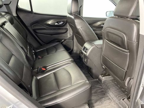 Used 2022 GMC Terrain SLT w/ Infotainment Package II AWD/4WD image 12