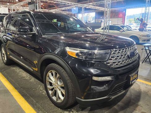 Used 2021 Ford Explorer Limited w/ Equipment Group 301A AWD/4WD image 2