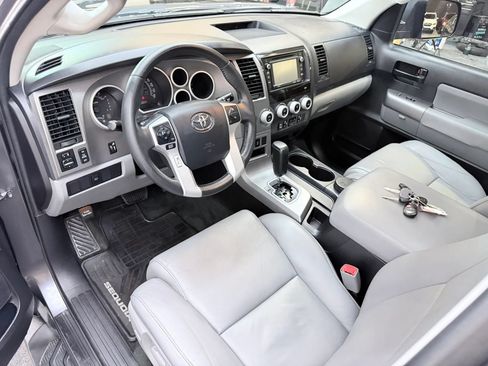 Used 2016 Toyota Sequoia SR5 w/ Premium Package AWD/4WD image 10