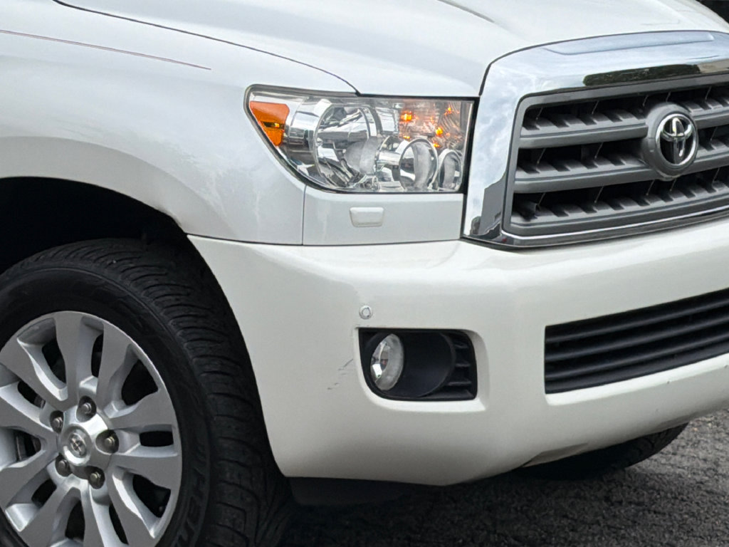 Used 2017 Toyota Sequoia Platinum AWD/4WD image 4