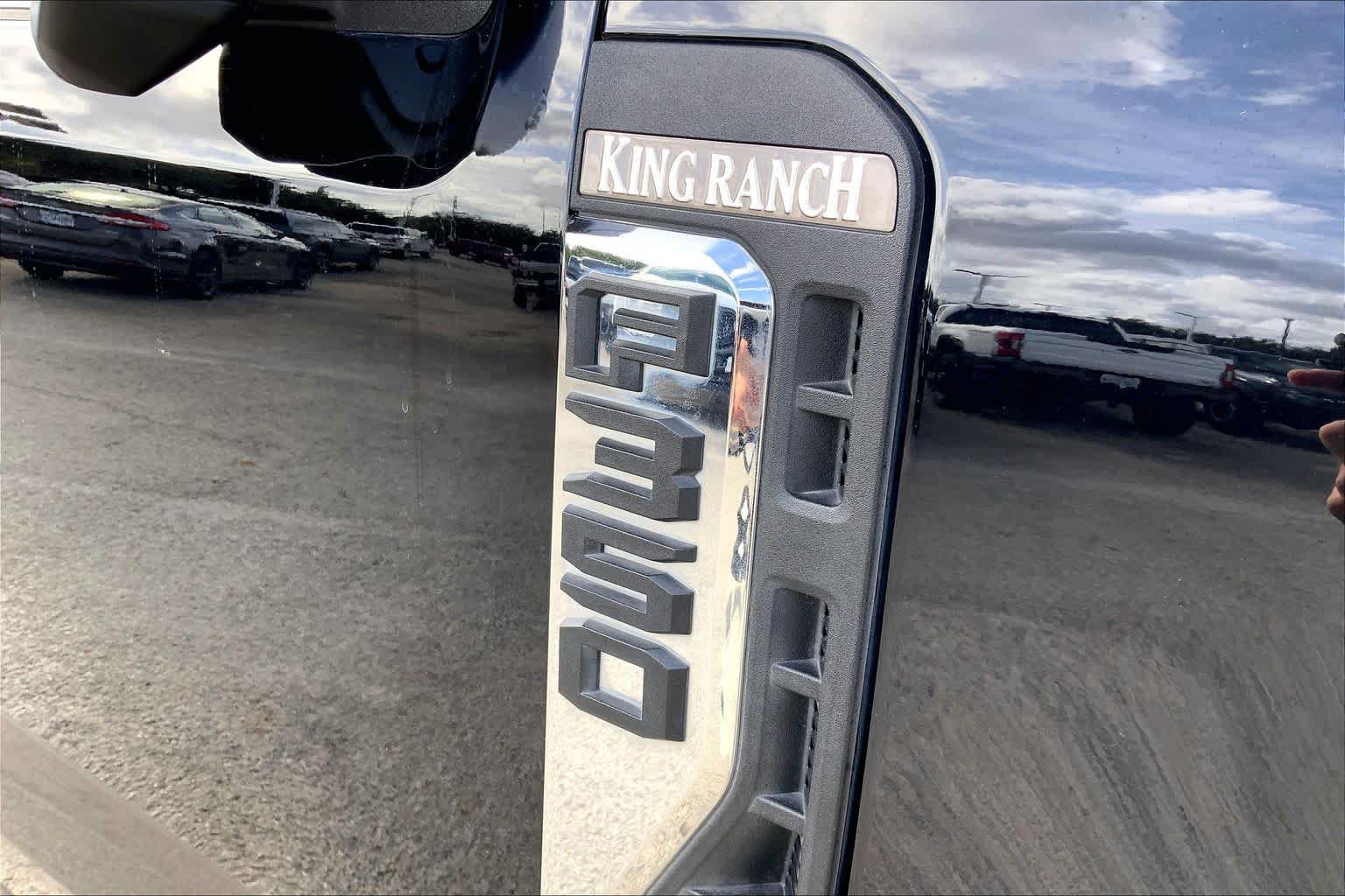Used 2024 Ford F350 King Ranch w/ FX4 Off-Road Package AWD/4WD image 31