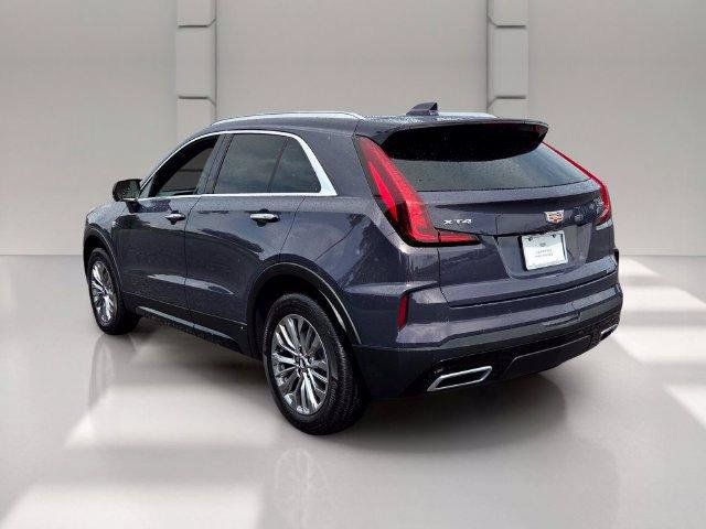Certified 2025 Cadillac XT4 Premium Luxury w/ Cold Weather Package FWD image 3