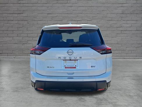 Used 2024 Nissan Rogue SV FWD image 11
