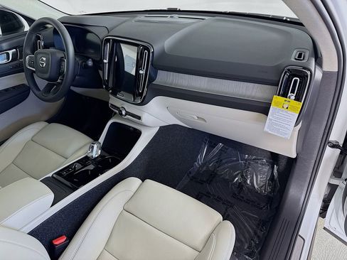 New 2026 Volvo XC40 B5 Ultra w/ Climate Package AWD/4WD image 31