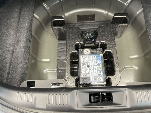 Used 2025 Ford Mustang Coupe RWD image 22