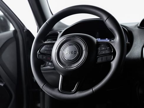 Used 2022 Jeep Renegade Altitude AWD/4WD image 18